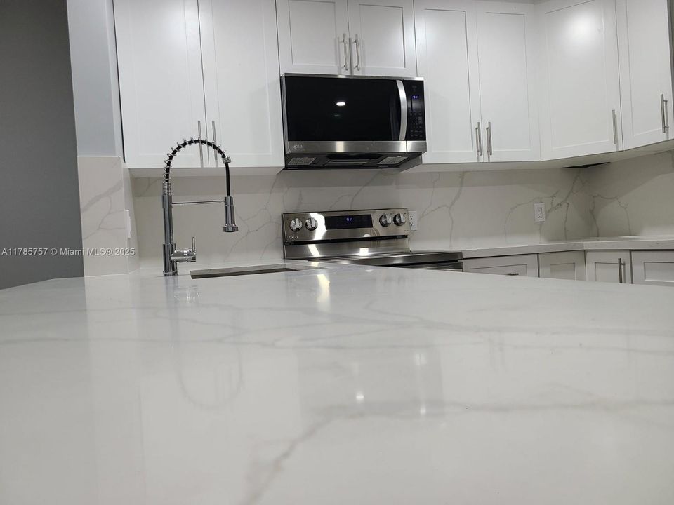 Recently Rented: $2,250 (2 beds, 2 baths, 1179 Square Feet)