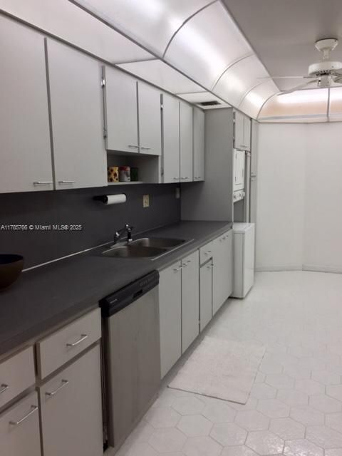 For Sale: $1,195,000 (2 beds, 2 baths, 1409 Square Feet)