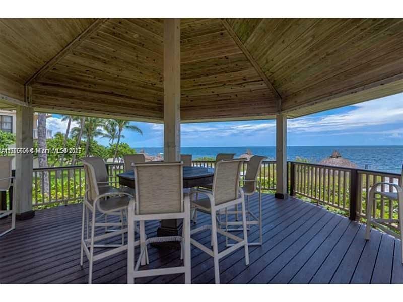 For Sale: $1,195,000 (2 beds, 2 baths, 1409 Square Feet)