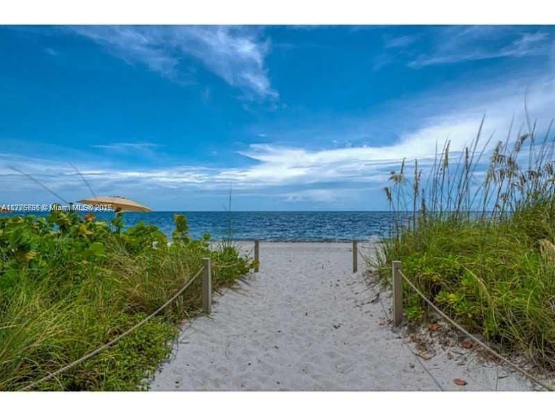 For Sale: $1,195,000 (2 beds, 2 baths, 1409 Square Feet)