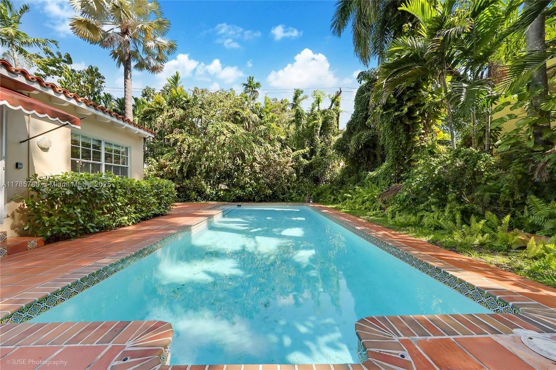 最近租的: $8,500 (4 贝兹, 3 浴室, 2350 平方英尺)