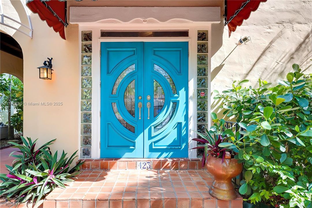 最近租的: $8,500 (4 贝兹, 3 浴室, 2350 平方英尺)