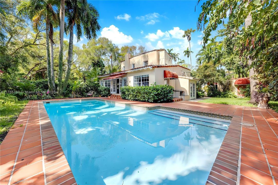 最近租的: $8,500 (4 贝兹, 3 浴室, 2350 平方英尺)