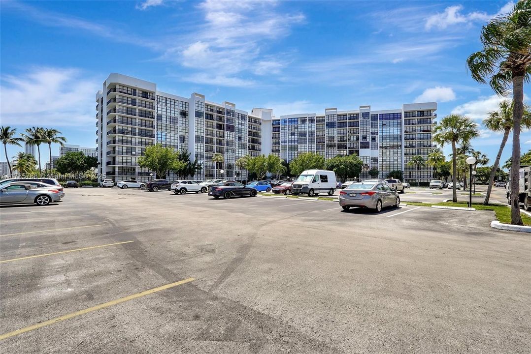 Recently Sold: $289,000 (2 beds, 1 baths, 1075 Square Feet)