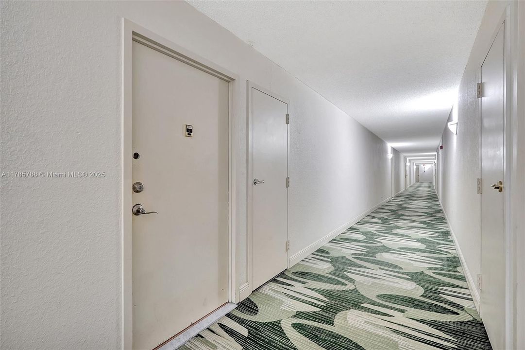 Recently Sold: $289,000 (2 beds, 1 baths, 1075 Square Feet)