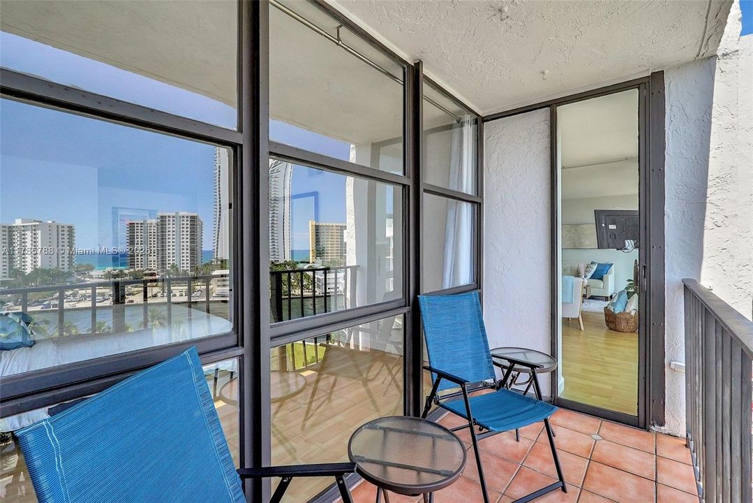 Recently Sold: $289,000 (2 beds, 1 baths, 1075 Square Feet)