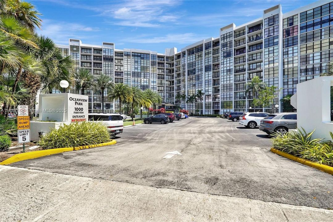 Recently Sold: $289,000 (2 beds, 1 baths, 1075 Square Feet)