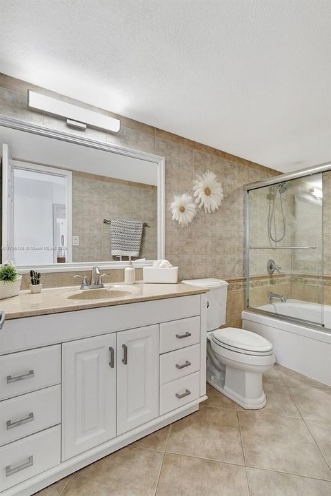 Recently Sold: $289,000 (2 beds, 1 baths, 1075 Square Feet)