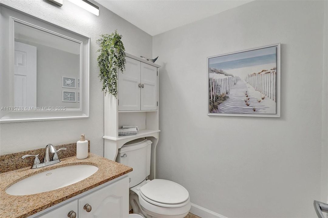 Recently Sold: $289,000 (2 beds, 1 baths, 1075 Square Feet)