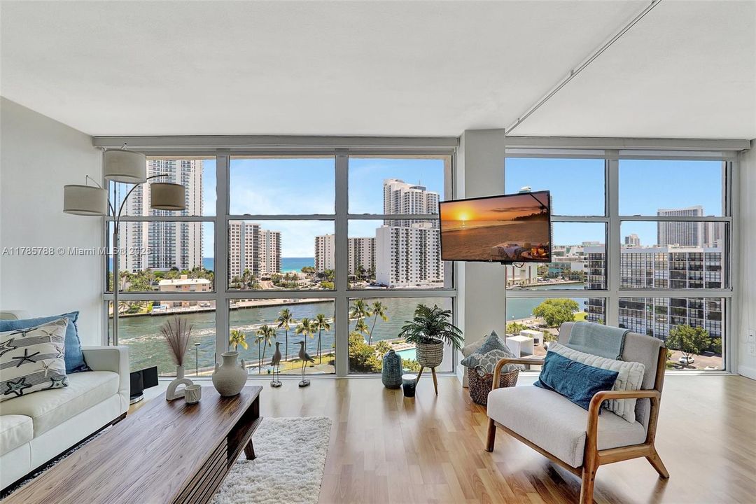 Recently Sold: $289,000 (2 beds, 1 baths, 1075 Square Feet)