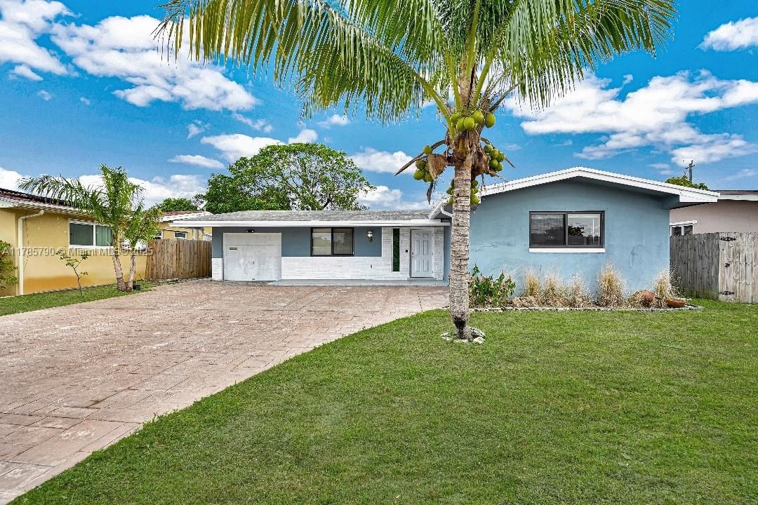 Под контрактом: $509,900 (2 спален, 2 ванн, 1208 Квадратных фут)