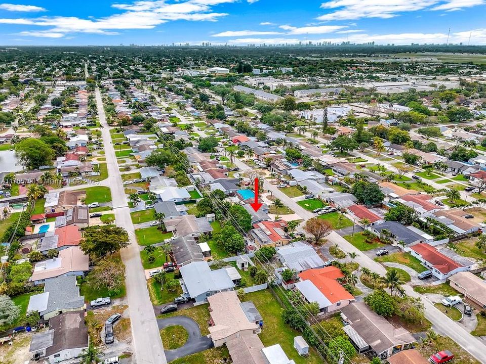 Под контрактом: $509,900 (2 спален, 2 ванн, 1208 Квадратных фут)