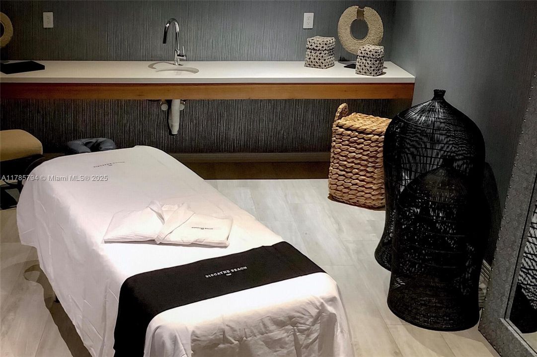 Недавно арендовано: $4,600 (1 спален, 2 ванн, 944 Квадратных фут)