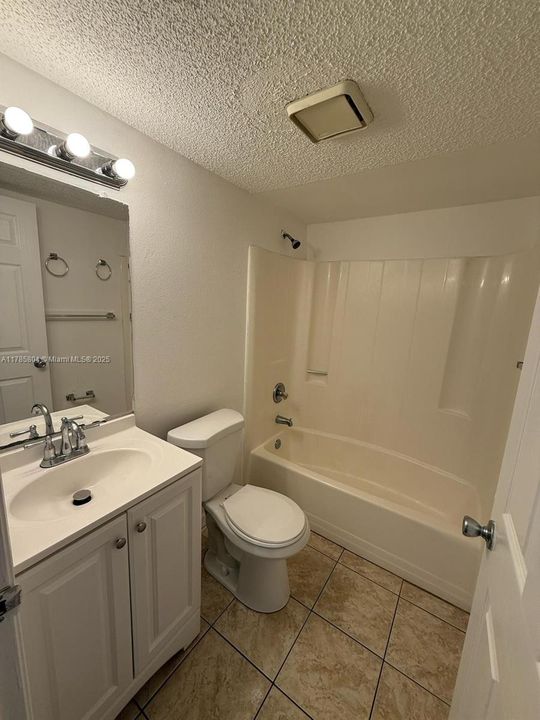 Recientemente alquilado: $1,600 (2 camas, 2 baños, 744 Pies cuadrados)