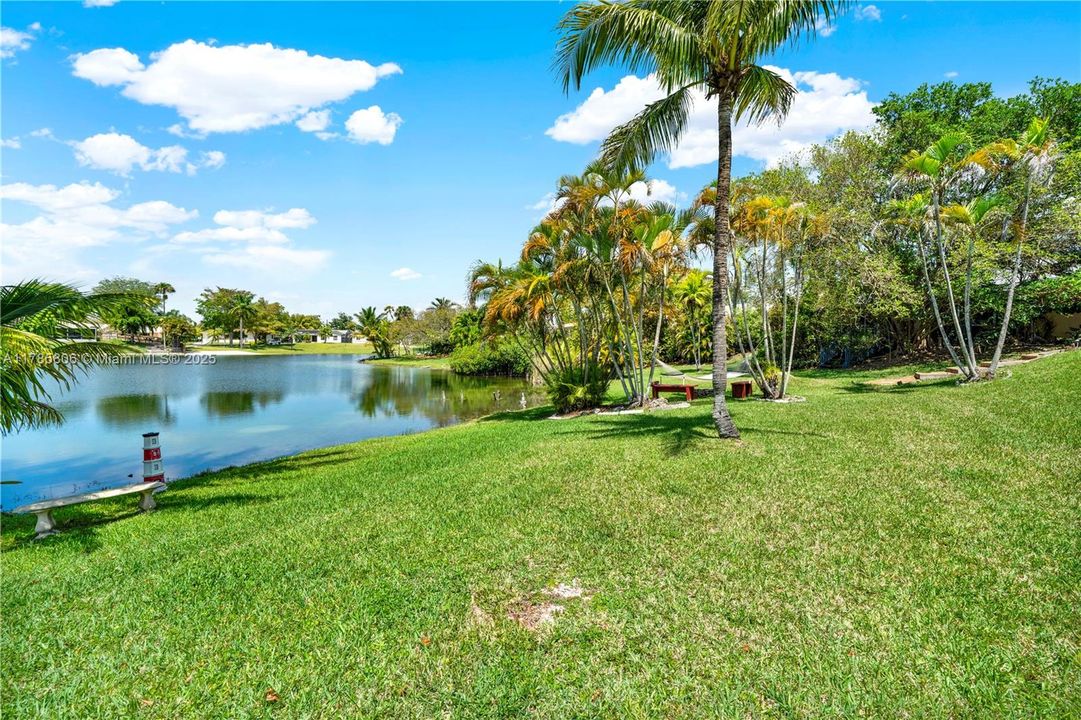 Recently Sold: $749,900 (4 beds, 2 baths, 1924 Square Feet)