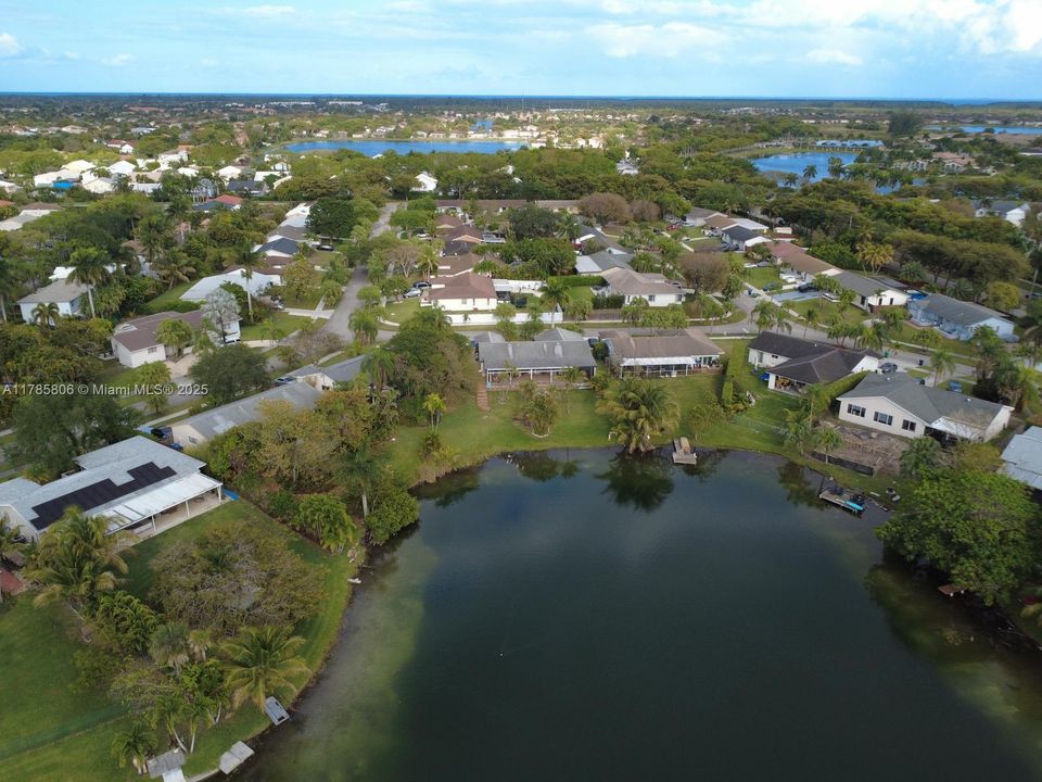 Recently Sold: $749,900 (4 beds, 2 baths, 1924 Square Feet)