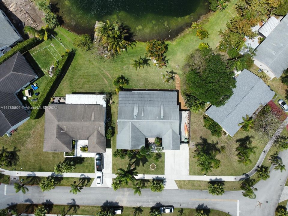 Recently Sold: $749,900 (4 beds, 2 baths, 1924 Square Feet)