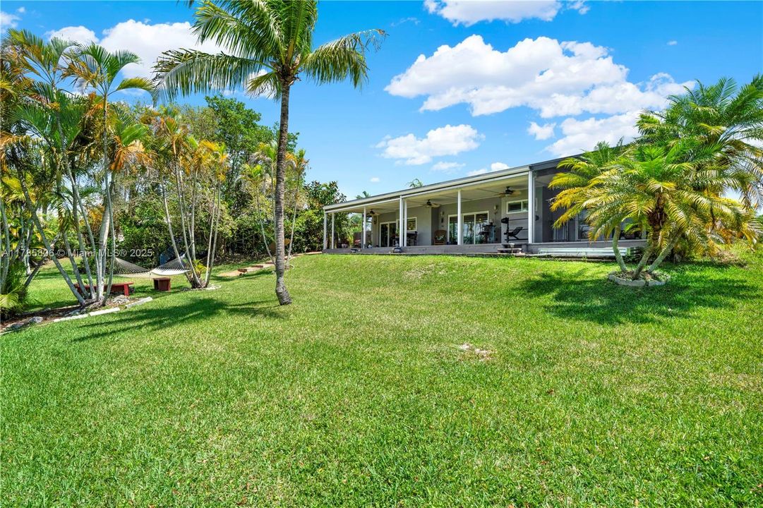 Recently Sold: $749,900 (4 beds, 2 baths, 1924 Square Feet)