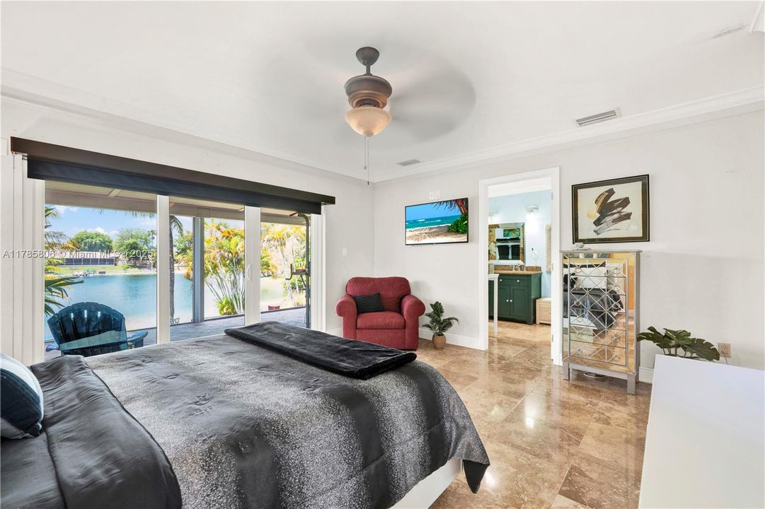 Recently Sold: $749,900 (4 beds, 2 baths, 1924 Square Feet)