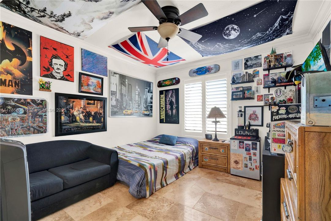 Recently Sold: $749,900 (4 beds, 2 baths, 1924 Square Feet)