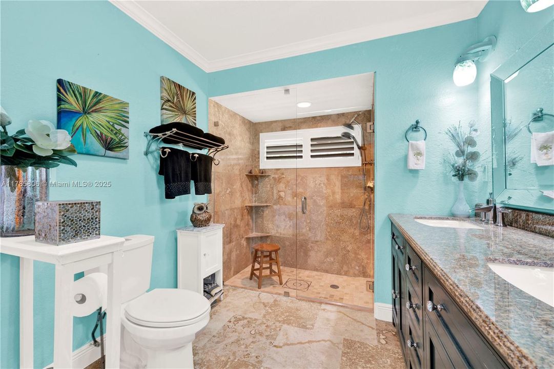 Recently Sold: $749,900 (4 beds, 2 baths, 1924 Square Feet)