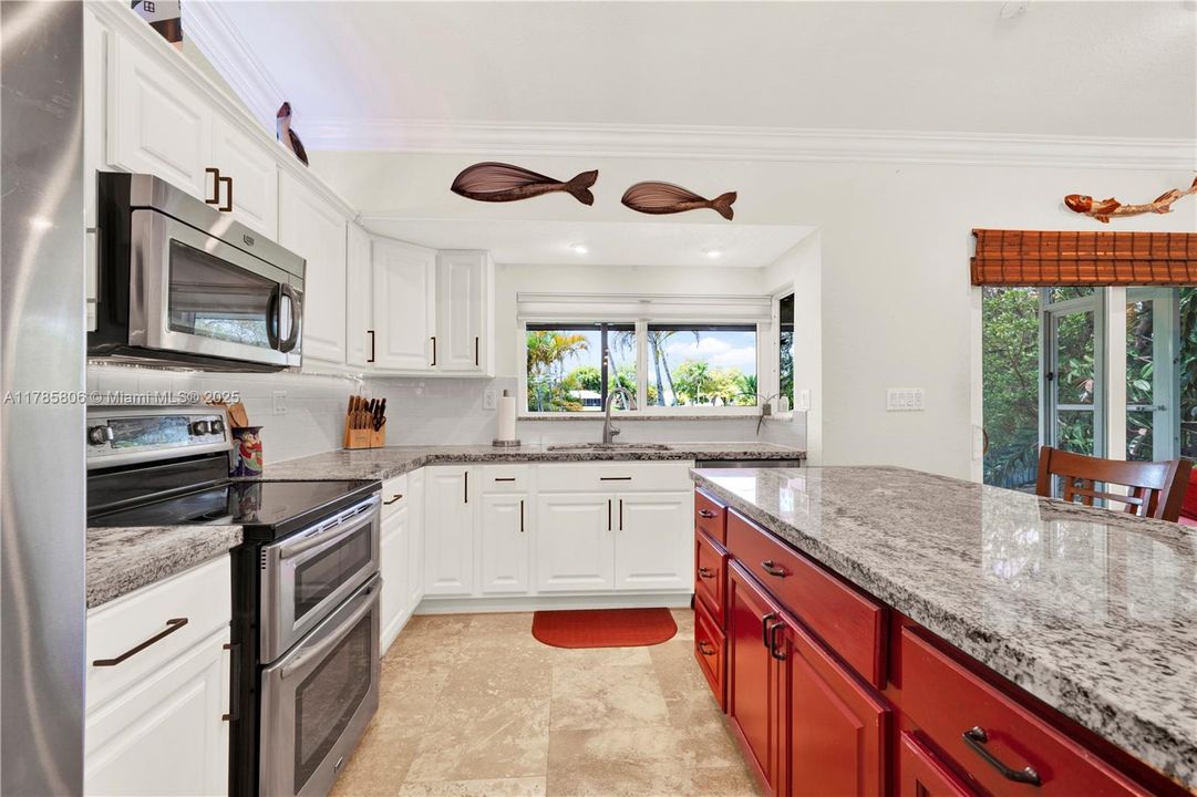 Recently Sold: $749,900 (4 beds, 2 baths, 1924 Square Feet)