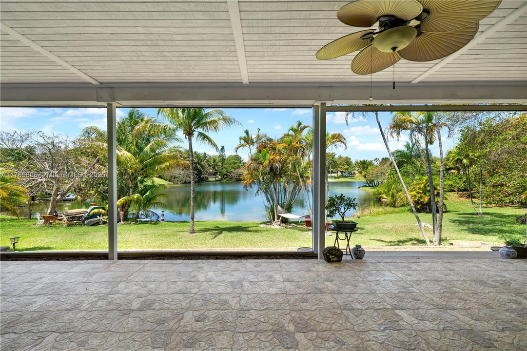 Recently Sold: $749,900 (4 beds, 2 baths, 1924 Square Feet)