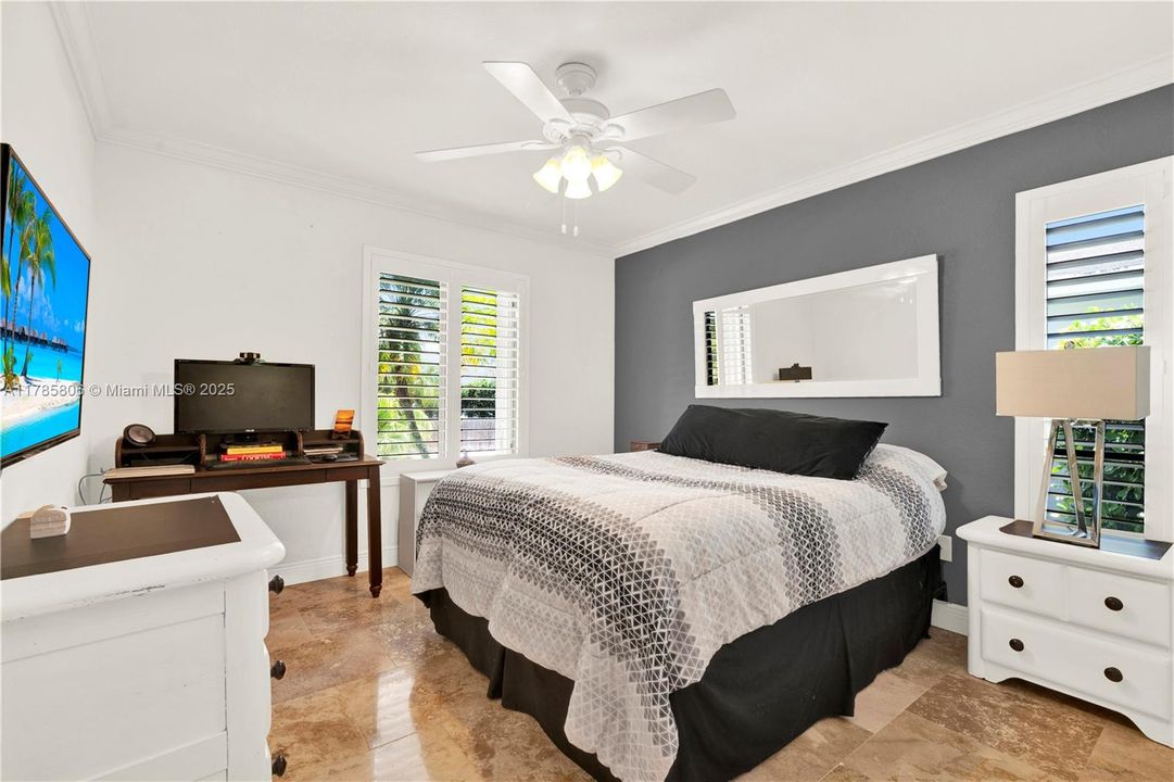 Recently Sold: $749,900 (4 beds, 2 baths, 1924 Square Feet)