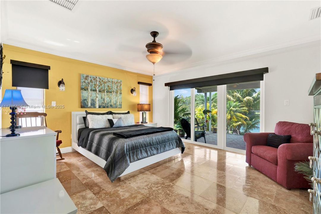 Recently Sold: $749,900 (4 beds, 2 baths, 1924 Square Feet)