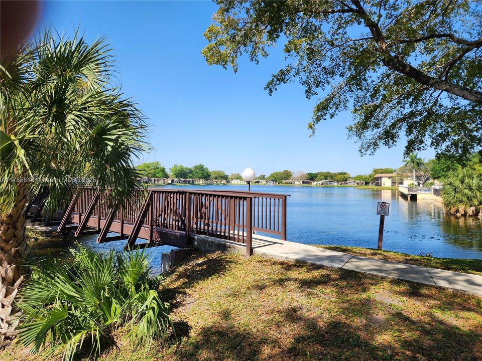 Недавно продано: $297,000 (2 спален, 2 ванн, 960 Квадратных фут)