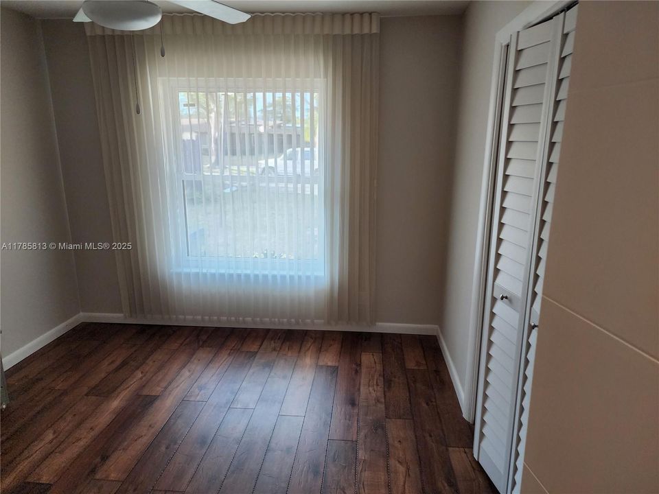 Недавно продано: $297,000 (2 спален, 2 ванн, 960 Квадратных фут)