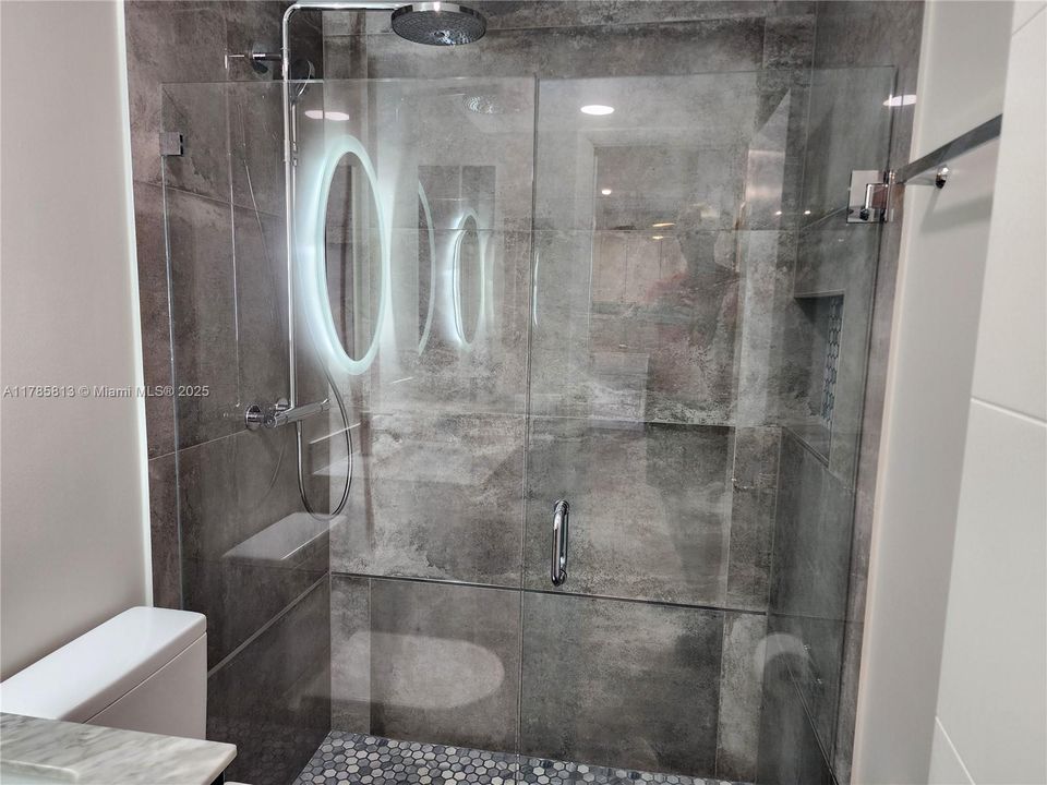 Недавно продано: $297,000 (2 спален, 2 ванн, 960 Квадратных фут)