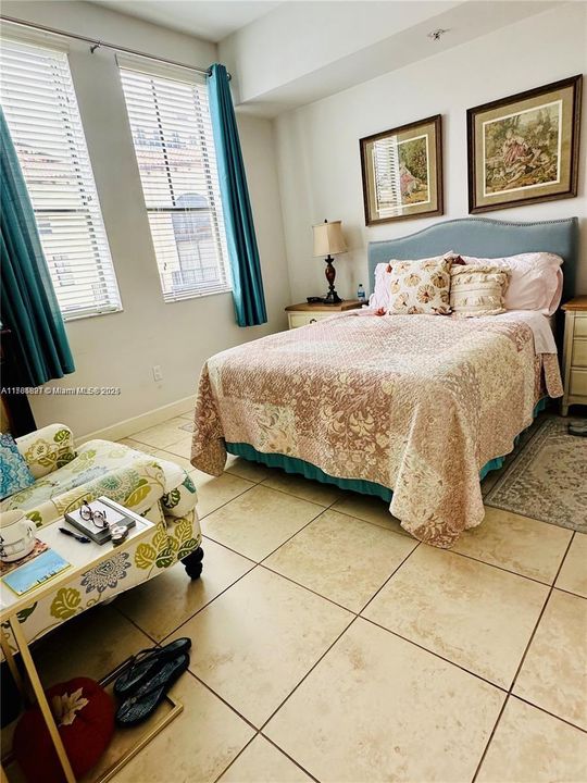 最近租的: $3,190 (1 贝兹, 1 浴室, 790 平方英尺)