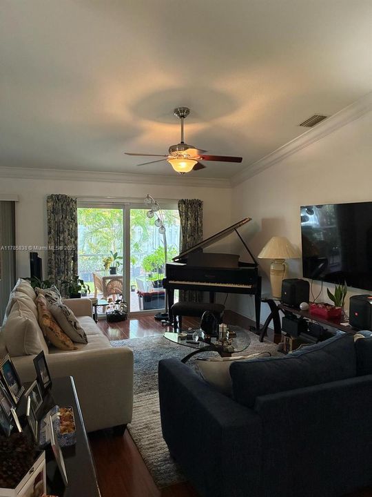 Recently Sold: $540,000 (3 beds, 2 baths, 1703 Square Feet)