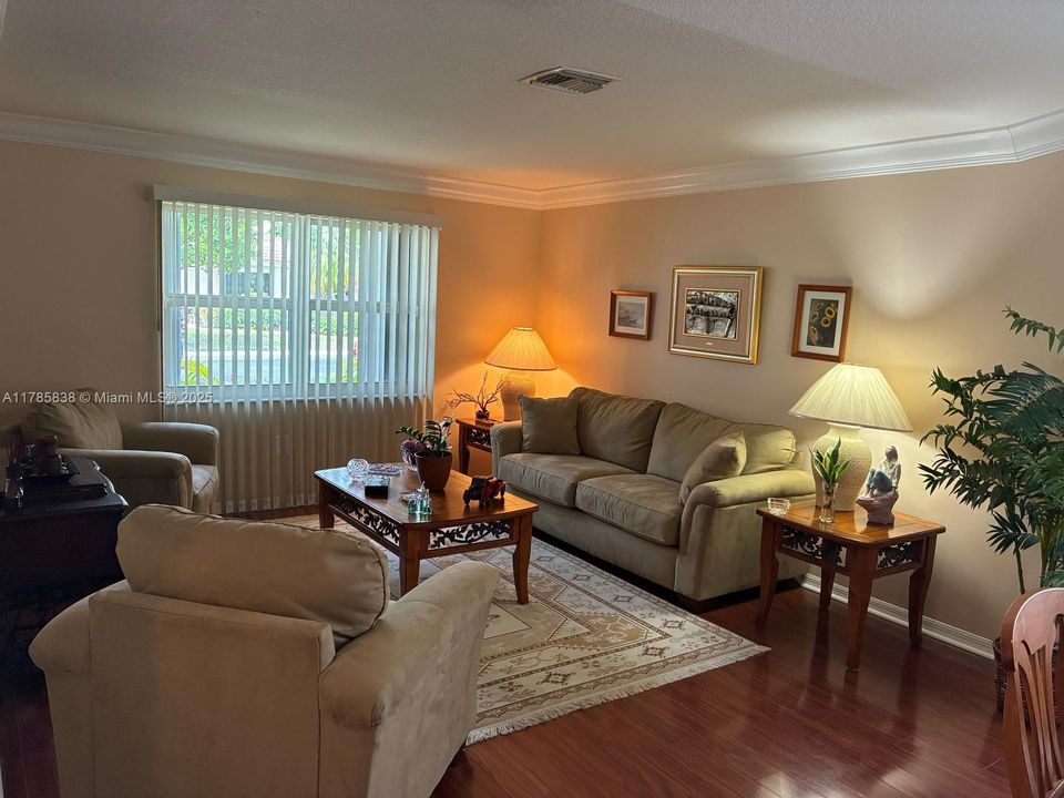 Recently Sold: $540,000 (3 beds, 2 baths, 1703 Square Feet)