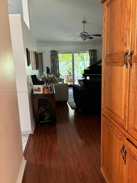 Recently Sold: $540,000 (3 beds, 2 baths, 1703 Square Feet)