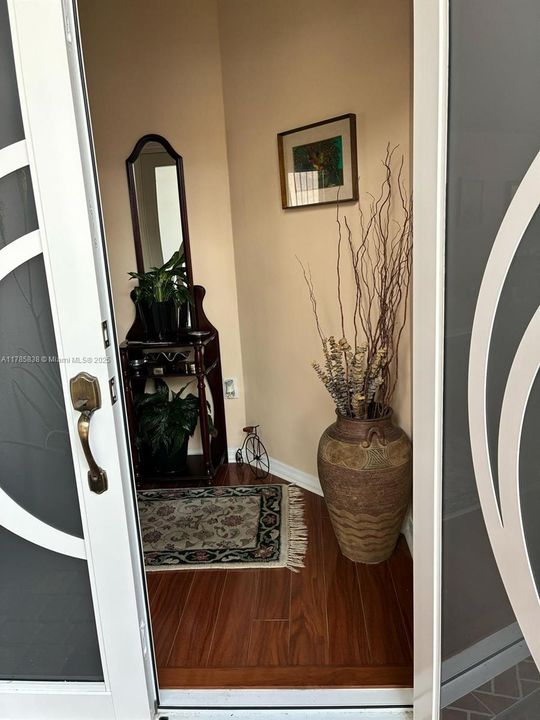 Recently Sold: $540,000 (3 beds, 2 baths, 1703 Square Feet)