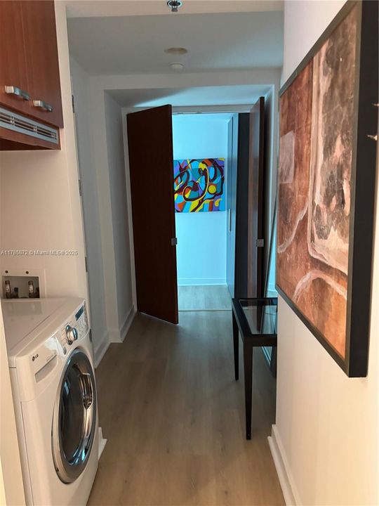 出租: $6,000 (2 贝兹, 2 浴室, 1290 平方英尺)