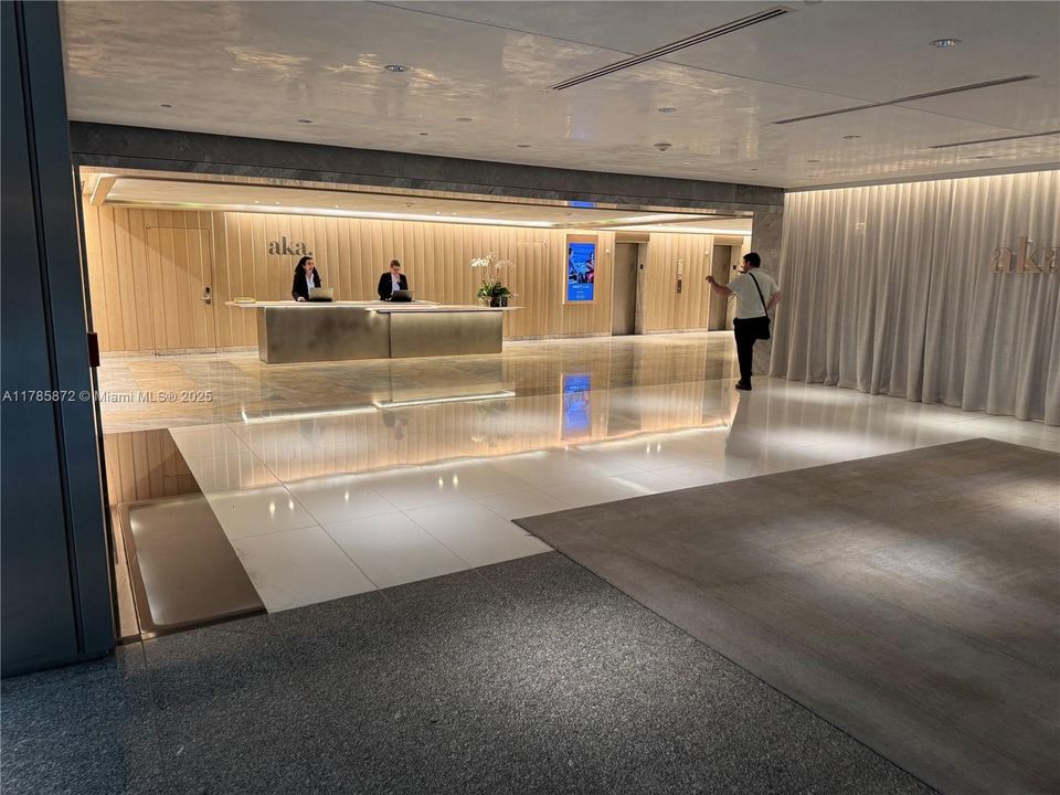 出租: $6,000 (2 贝兹, 2 浴室, 1290 平方英尺)