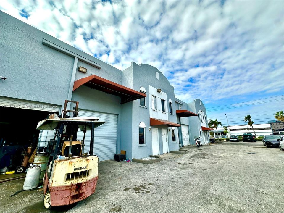 待售: $399,000 (0 贝兹, 0 浴室, 0 平方英尺)