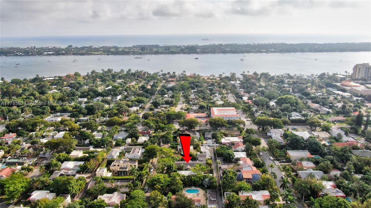 Недавно продано: $760,000 (4 спален, 3 ванн, 1863 Квадратных фут)