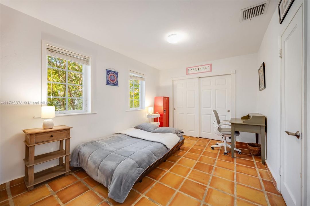 Recently Sold: $2,200,000 (4 beds, 3 baths, 2836 Square Feet)