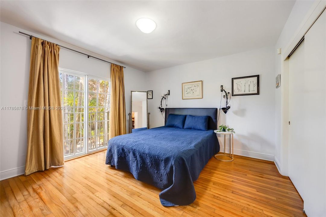 Recently Sold: $2,200,000 (4 beds, 3 baths, 2836 Square Feet)