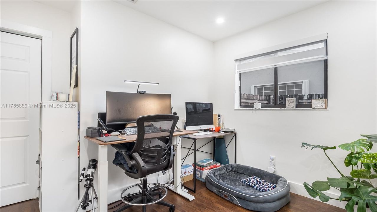 Vendido Recientemente: $660,000 (3 camas, 2 baños, 1606 Pies cuadrados)