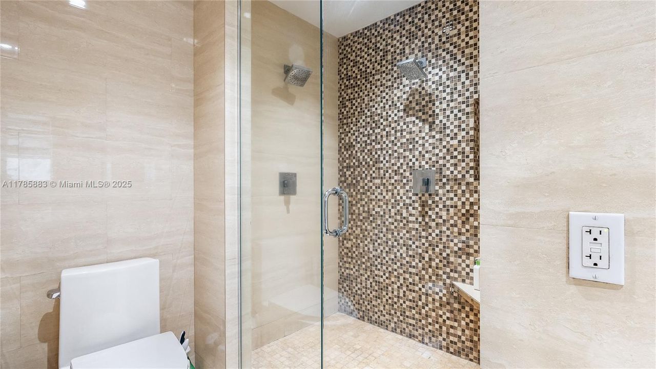 Vendido Recientemente: $660,000 (3 camas, 2 baños, 1606 Pies cuadrados)