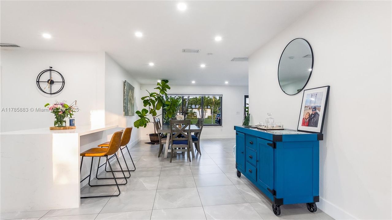 Vendido Recientemente: $660,000 (3 camas, 2 baños, 1606 Pies cuadrados)