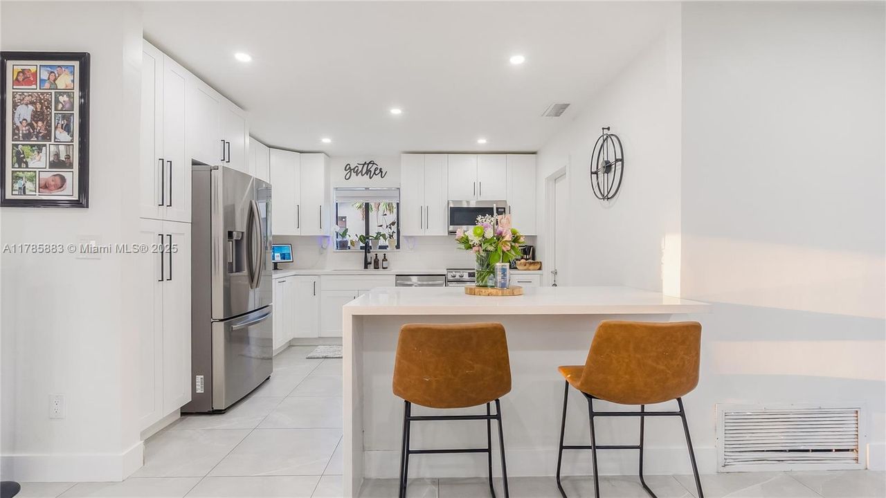 Vendido Recientemente: $660,000 (3 camas, 2 baños, 1606 Pies cuadrados)