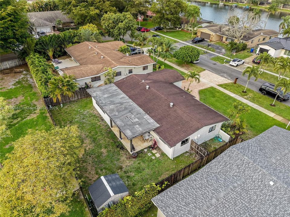 Vendido Recientemente: $660,000 (3 camas, 2 baños, 1606 Pies cuadrados)