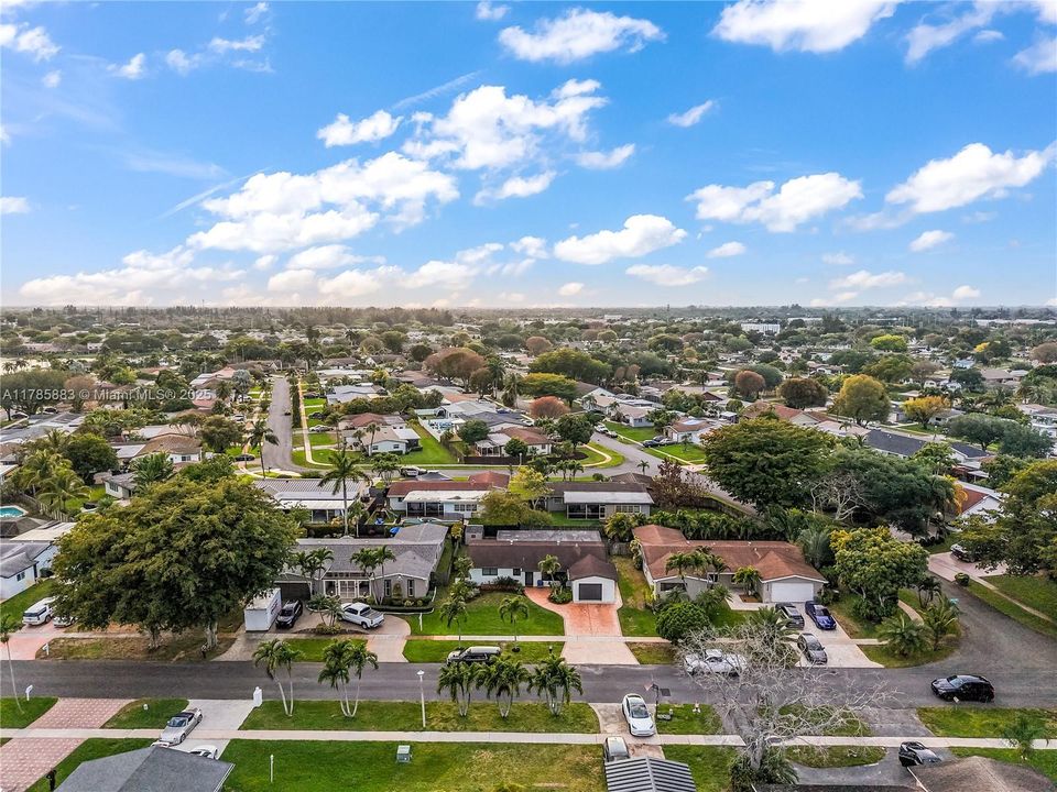 Vendido Recientemente: $660,000 (3 camas, 2 baños, 1606 Pies cuadrados)