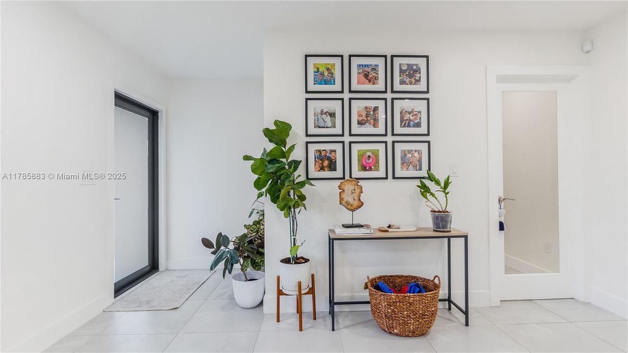 Vendido Recientemente: $660,000 (3 camas, 2 baños, 1606 Pies cuadrados)